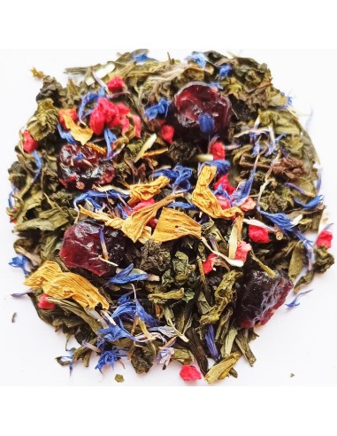 Descubre los beneficios del té Royal Star - mezcla de té verde y azul con grosella roja y flores.