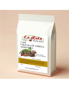 Cafe aromatizado con cereza, chocolate y almendra; una deliciosa combinación de sabores de cerezas maduras al sol, recubiertas d